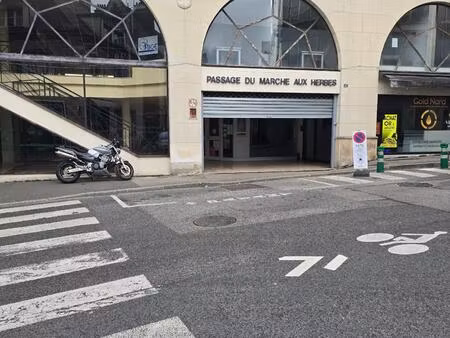 bel local commercial ou bureau