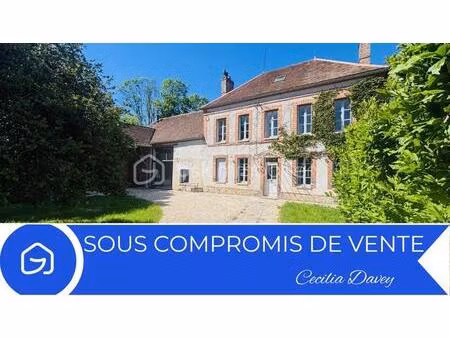 * nouveauté en exclusivité : propriété rare et élégante comprenant une maison bourgeoise d