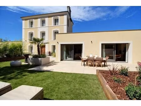 spacieuse maison de 6 pièces avec jardin et garage