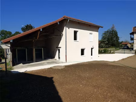 maison de 90 m² sur 2 niveaux entièrement rénovée