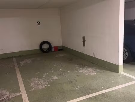 parking sécurisé  petit immeuble  paris  xviie