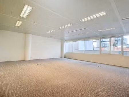 bureau rénové près de city park