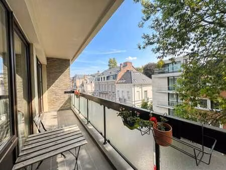 proximité mérode et sq vergote / appartement 2 chambres + te