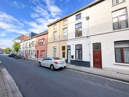 instapklare stadswoning met 3 slaapkamers en stadskoer in...
