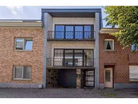 3 slpk.  2 garages  groot terras  nabij station  label c