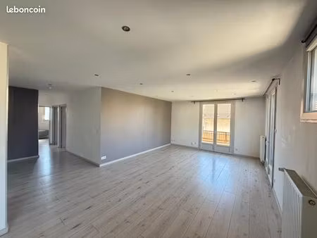 appartement 4 pièces 184 m²