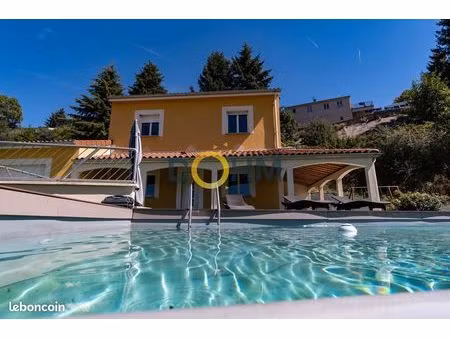 maison 5 pièces 145 m²