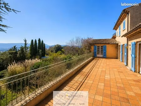propriété 10 pièces 255 m²