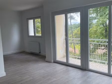 t3 de 75m2 avec garage