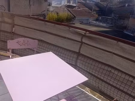 studio balcon et parking
