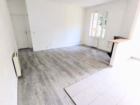 joli 2 pièces au pied de la gare