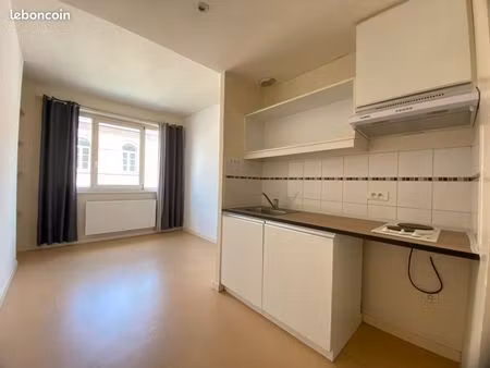 studio 1 pièce 26 m²