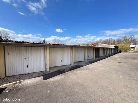 parking/box 10 m² bavilliers