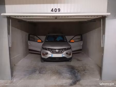 garage box 20m² domaine du golfe av rovarch