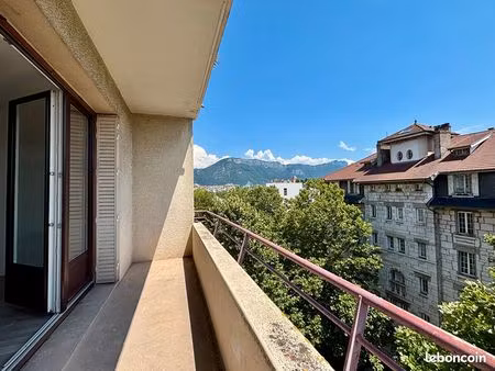 appartement 3 pièces 84 m²