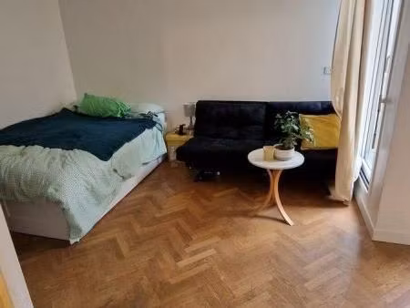 studio 1 pièce 27 m²