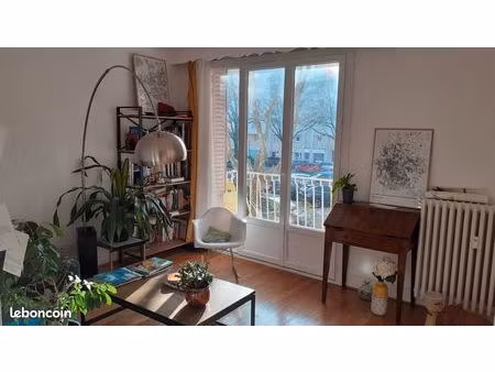 location f3 +80 m2 centre ville  gare