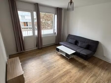 studio 1 pièce 26 m²