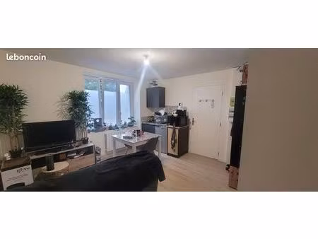 2 pièces au rdc