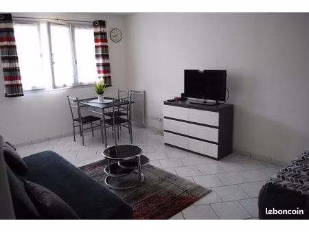 studio proche des lycées et de la gare