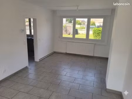 à louer – maison semi-mitoyenne de 85 m² avec jardin et garage attenant – pont-à-vendin