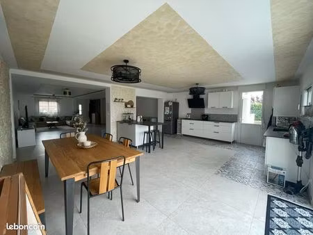 maison meublée de 189 m² avec jardin  terrasse  studio indépendant et grand garage – saint