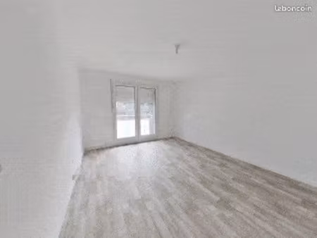 ? nouveauté t3 renoves avec balcons cité des chênes hombourg haut