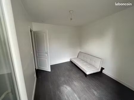 loue f2 meublé