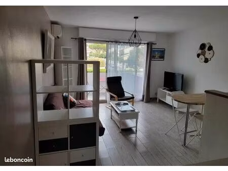 studio 1 pièce 28 m²