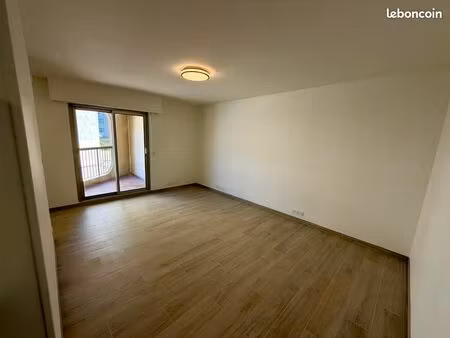 studio a louer - 27m² - 790 - parking en option