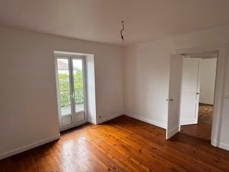 maison indépendante 98 m² - 3 chambres - jardin  terrasse et cheminée - sauveterre-de-béar
