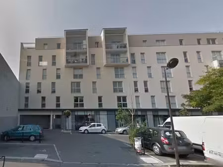 location parking 9 m² à le bourget (93350)  70 €