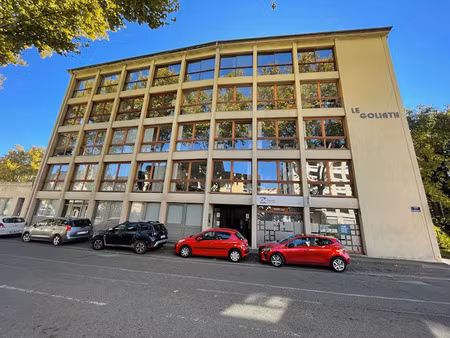 location locaux professionnels 12 pièces 15 m² à avignon (84000)  355 €