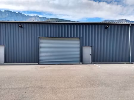 location locaux professionnels 3 pièces 610 m² à saint-vincent-de-mercuze (38660)  3 500 €