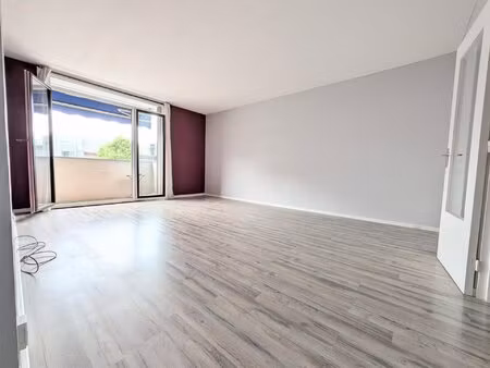 2 pièces avec balcon proche glacière