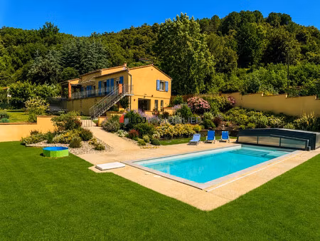 propriété + grand garage+piscine parcelle 2417m²