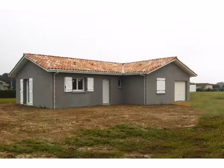 location maison 3 pièces 75 m² à landiras (33720)