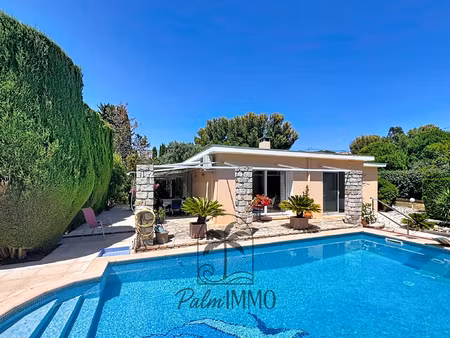 villa de plain pied avec piscine