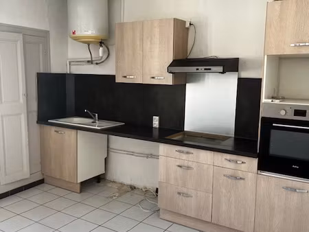 bel appartement lumineux en plein centre-ville de bessège