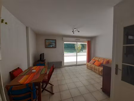 appartement t2 meuble + balcon + parking