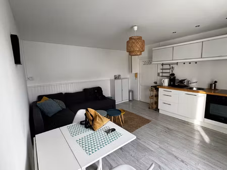 à louer à la rochelle : appartement 2 pièces meublé