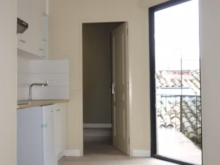location - appartement t2 de 33 m2 avec balcon - proche des