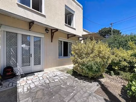 maison 4 pièces - 3 chambres avec garage et jardin