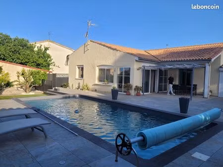 maison 4 faces plain pied avec piscine a 5mn de marseillan