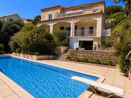 ** vue mer panoramique ** maison avec terrasses & piscine ** (83430) saint mandrier sur me