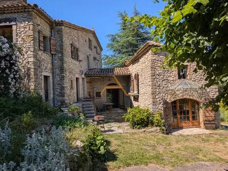 maison en pierre