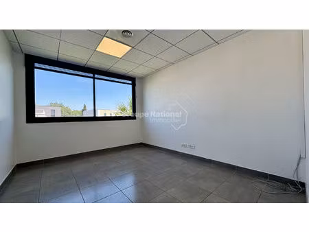 parc georges besse - local professionnel de 42 m² ? immeuble l'altis