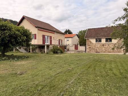 maison en pierre et grange rénovée