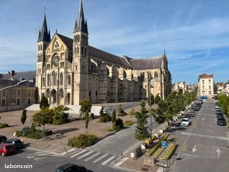 bel appartement t 5  92 m2 traversant face basilique st rémi   près sciences po  quartier 