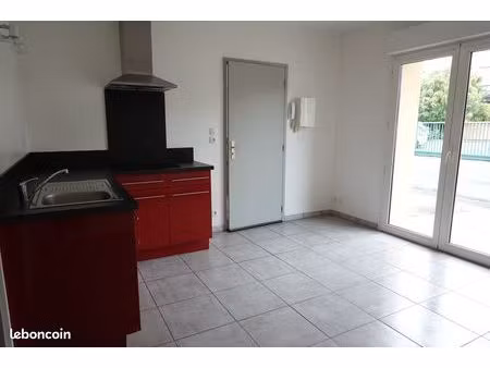albi - t2 pour étudiant exclusivement à 2 mn à pied de l'université champollion face à la 
